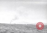 Standbild landing vehicle tracked Lingayen Philippinen, 1945, aus Sekunde 45 historischem Filmmaterial Videoclip 65675074978