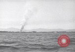 Standbild landing vehicle tracked Lingayen Philippinen, 1945, aus Sekunde 59 historischem Filmmaterial Videoclip 65675074978