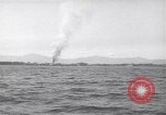 Standbild landing vehicle tracked Lingayen Philippinen, 1945, aus Sekunde 61 historischem Filmmaterial Videoclip 65675074978