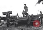 Immagine di Soldati statunitensi Guadalcanal nelle Isole Salomone, 1944, secondo 16 filmato di repertorio 65675074983