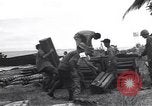 Immagine di Soldati statunitensi Guadalcanal nelle Isole Salomone, 1944, secondo 21 filmato di repertorio 65675074983