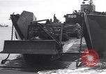 Standbild USA Soldaten Guadalcanal Salomonen, 1944, aus Sekunde 8 historischem Filmmaterial Videoclip 65675074986