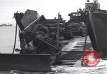 Standbild USA Soldaten Guadalcanal Salomonen, 1944, aus Sekunde 10 historischem Filmmaterial Videoclip 65675074986