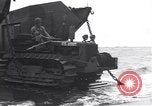 Standbild USA Soldaten Guadalcanal Salomonen, 1944, aus Sekunde 24 historischem Filmmaterial Videoclip 65675074986