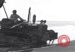 Standbild USA Soldaten Guadalcanal Salomonen, 1944, aus Sekunde 28 historischem Filmmaterial Videoclip 65675074986