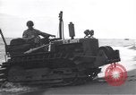 Standbild USA Soldaten Guadalcanal Salomonen, 1944, aus Sekunde 29 historischem Filmmaterial Videoclip 65675074986