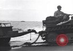 Standbild USA Soldaten Guadalcanal Salomonen, 1944, aus Sekunde 32 historischem Filmmaterial Videoclip 65675074986