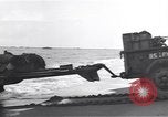Standbild USA Soldaten Guadalcanal Salomonen, 1944, aus Sekunde 37 historischem Filmmaterial Videoclip 65675074986