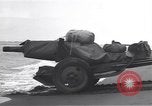 Standbild USA Soldaten Guadalcanal Salomonen, 1944, aus Sekunde 42 historischem Filmmaterial Videoclip 65675074986