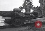 Standbild USA Soldaten Guadalcanal Salomonen, 1944, aus Sekunde 45 historischem Filmmaterial Videoclip 65675074986