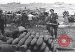 Standbild USA Soldaten Guadalcanal Salomonen, 1944, aus Sekunde 56 historischem Filmmaterial Videoclip 65675074986