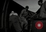 Standbild Flieger Italien, 1944, aus Sekunde 14 historischem Filmmaterial Videoclip 65675075011