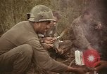 Immagine di Soldati statunitensi Il Vietnam, 1965, secondo 21 filmato di repertorio 65675075025