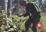 Image soldats des États-Unis Vietnam, 1965, de la seconde 9 séquences d'archives historiques vidéo 65675075033