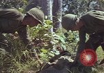 Image soldats des États-Unis Vietnam, 1965, de la seconde 13 séquences d'archives historiques vidéo 65675075033