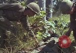 Image soldats des États-Unis Vietnam, 1965, de la seconde 15 séquences d'archives historiques vidéo 65675075033