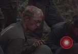 Image soldats des États-Unis Vietnam, 1965, de la seconde 42 séquences d'archives historiques vidéo 65675075033