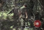 Image soldats des États-Unis Vietnam, 1965, de la seconde 58 séquences d'archives historiques vidéo 65675075036