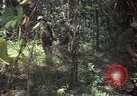 Image soldats des États-Unis Vietnam, 1965, de la seconde 61 séquences d'archives historiques vidéo 65675075036