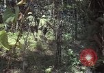 Image soldats des États-Unis Vietnam, 1965, de la seconde 62 séquences d'archives historiques vidéo 65675075036