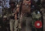 Image soldats des États-Unis Vietnam, 1965, de la seconde 22 séquences d'archives historiques vidéo 65675075039