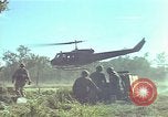 Image soldats des États-Unis Vietnam, 1965, de la seconde 57 séquences d'archives historiques vidéo 65675075039