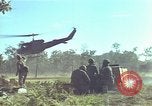 Image soldats des États-Unis Vietnam, 1965, de la seconde 59 séquences d'archives historiques vidéo 65675075039