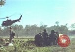 Image soldats des États-Unis Vietnam, 1965, de la seconde 60 séquences d'archives historiques vidéo 65675075039