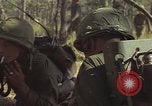 Image soldats des États-Unis Vietnam, 1965, de la seconde 49 séquences d'archives historiques vidéo 65675075040