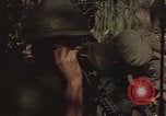 Image soldats des États-Unis Vietnam, 1965, de la seconde 61 séquences d'archives historiques vidéo 65675075040