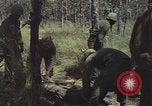 Standbild USA Soldaten Vietnam, 1965, aus Sekunde 42 historischem Filmmaterial Videoclip 65675075042