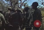 Standbild USA Soldaten Vietnam, 1965, aus Sekunde 57 historischem Filmmaterial Videoclip 65675075042