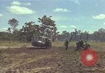 Image soldats des États-Unis Vietnam, 1965, de la seconde 47 séquences d'archives historiques vidéo 65675075043
