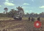 Image soldats des États-Unis Vietnam, 1965, de la seconde 48 séquences d'archives historiques vidéo 65675075043