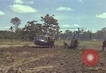 Image soldats des États-Unis Vietnam, 1965, de la seconde 49 séquences d'archives historiques vidéo 65675075043