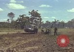 Image soldats des États-Unis Vietnam, 1965, de la seconde 50 séquences d'archives historiques vidéo 65675075043