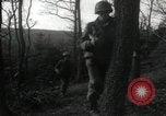 Standbild USA Infanteristen Deutschland, 1944, aus Sekunde 52 historischem Filmmaterial Videoclip 65675075048