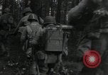 Immagine di Soldati statunitensi Gressenich Germania, 1944, secondo 16 filmato di repertorio 65675075050