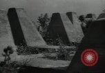 Standbild USA Infanteristen Aachen Deutschland, 1944, aus Sekunde 26 historischem Filmmaterial Videoclip 65675075054