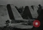 Standbild USA Infanteristen Aachen Deutschland, 1944, aus Sekunde 27 historischem Filmmaterial Videoclip 65675075054
