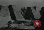 Standbild USA Infanteristen Aachen Deutschland, 1944, aus Sekunde 29 historischem Filmmaterial Videoclip 65675075054