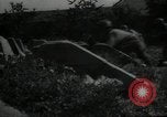 Standbild USA Infanteristen Aachen Deutschland, 1944, aus Sekunde 30 historischem Filmmaterial Videoclip 65675075054