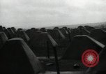 Standbild USA Infanteristen Aachen Deutschland, 1944, aus Sekunde 38 historischem Filmmaterial Videoclip 65675075054