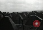 Standbild USA Infanteristen Aachen Deutschland, 1944, aus Sekunde 40 historischem Filmmaterial Videoclip 65675075054
