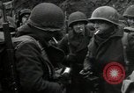 Standbild 9 Division Soldaten Gressenich Deutschland, 1944, aus Sekunde 56 historischem Filmmaterial Videoclip 65675075063