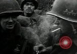 Standbild 9 Division Soldaten Gressenich Deutschland, 1944, aus Sekunde 61 historischem Filmmaterial Videoclip 65675075063
