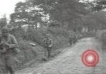 Standbild USA Infanteristen Marigny Frankreich, 1944, aus Sekunde 11 historischem Filmmaterial Videoclip 65675075089