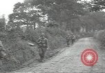 Standbild USA Infanteristen Marigny Frankreich, 1944, aus Sekunde 12 historischem Filmmaterial Videoclip 65675075089