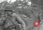 Standbild USA Infanteristen Marigny Frankreich, 1944, aus Sekunde 22 historischem Filmmaterial Videoclip 65675075089
