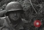 Standbild USA Infanteristen Marigny Frankreich, 1944, aus Sekunde 43 historischem Filmmaterial Videoclip 65675075089
